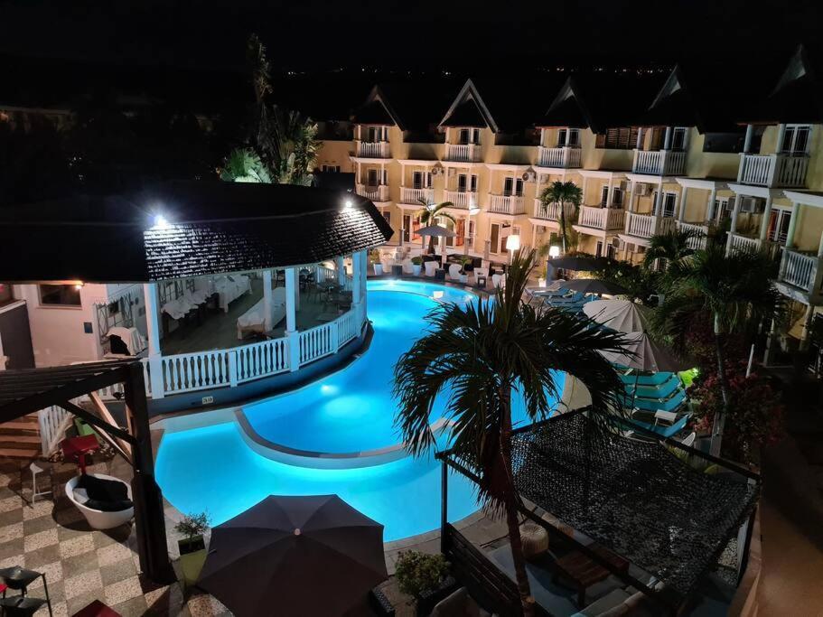 Le Flamboyant Saint-Gilles-les-Bains Exterior foto